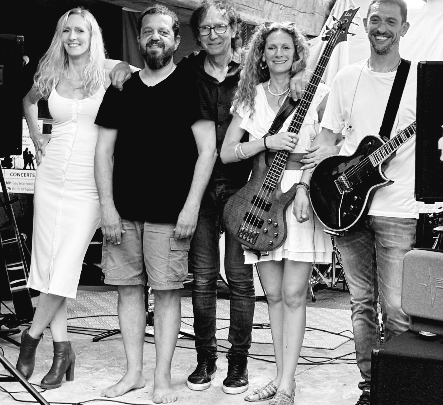Les cinq musiciens de Rock N’ Spleen réunis avec leurs instruments